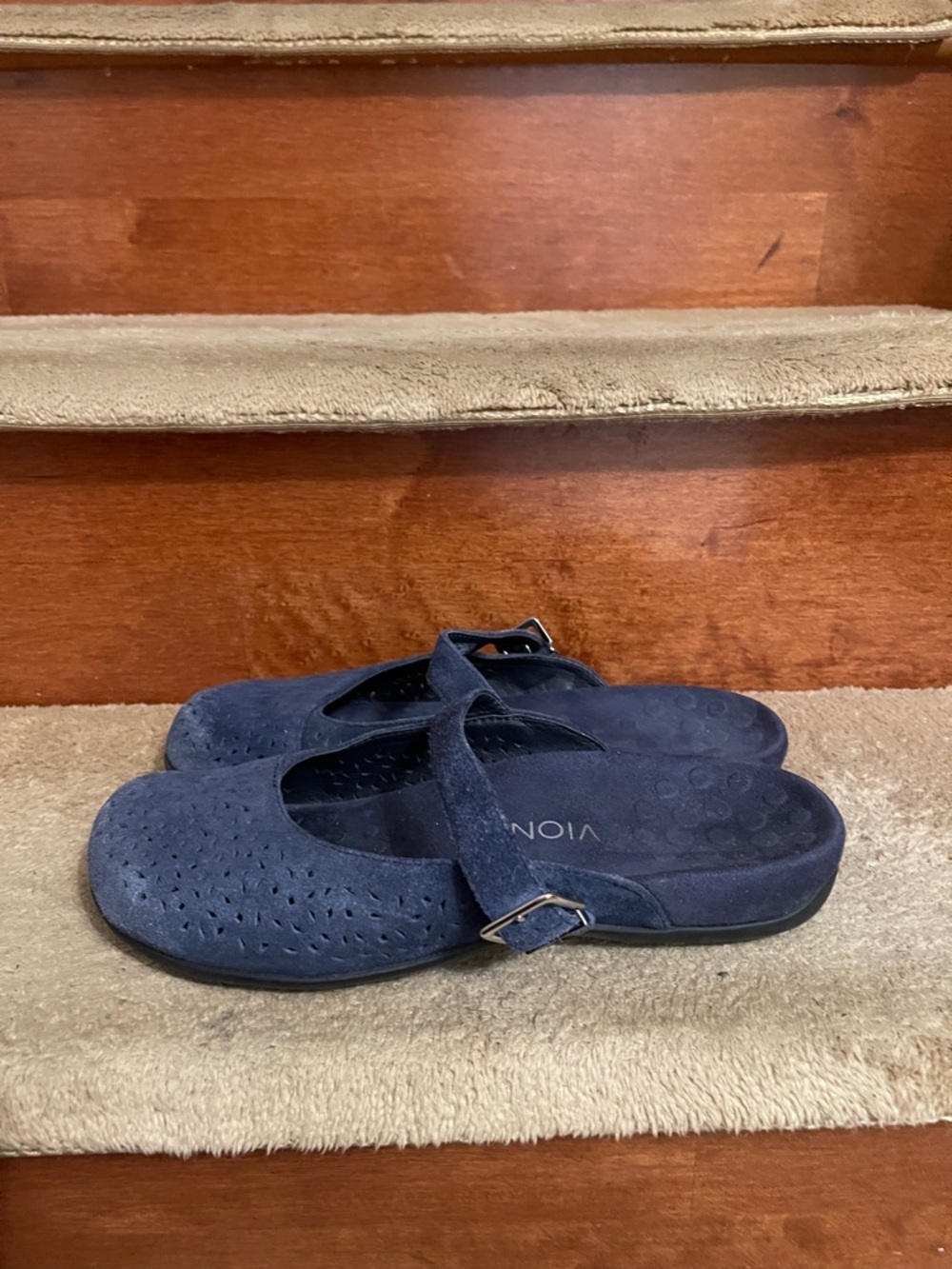 Vionic Navy Suede Mary Jane Clog with Buckle Size 9 In Excellent Condition - Picture 5 of 12